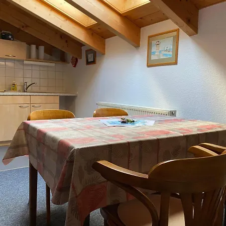 Haus Seewind Warnemuende *